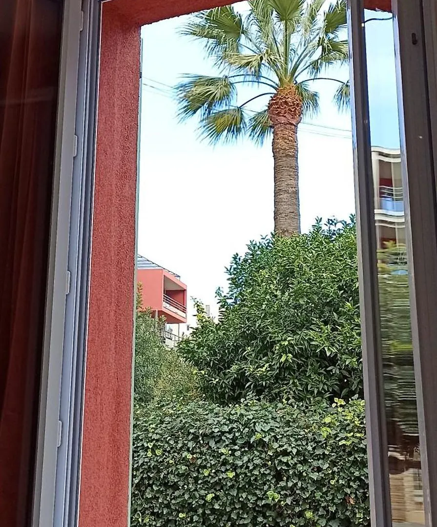 Roquebrune : Appartement 4 Personnes Proche De La Plage Apartamento